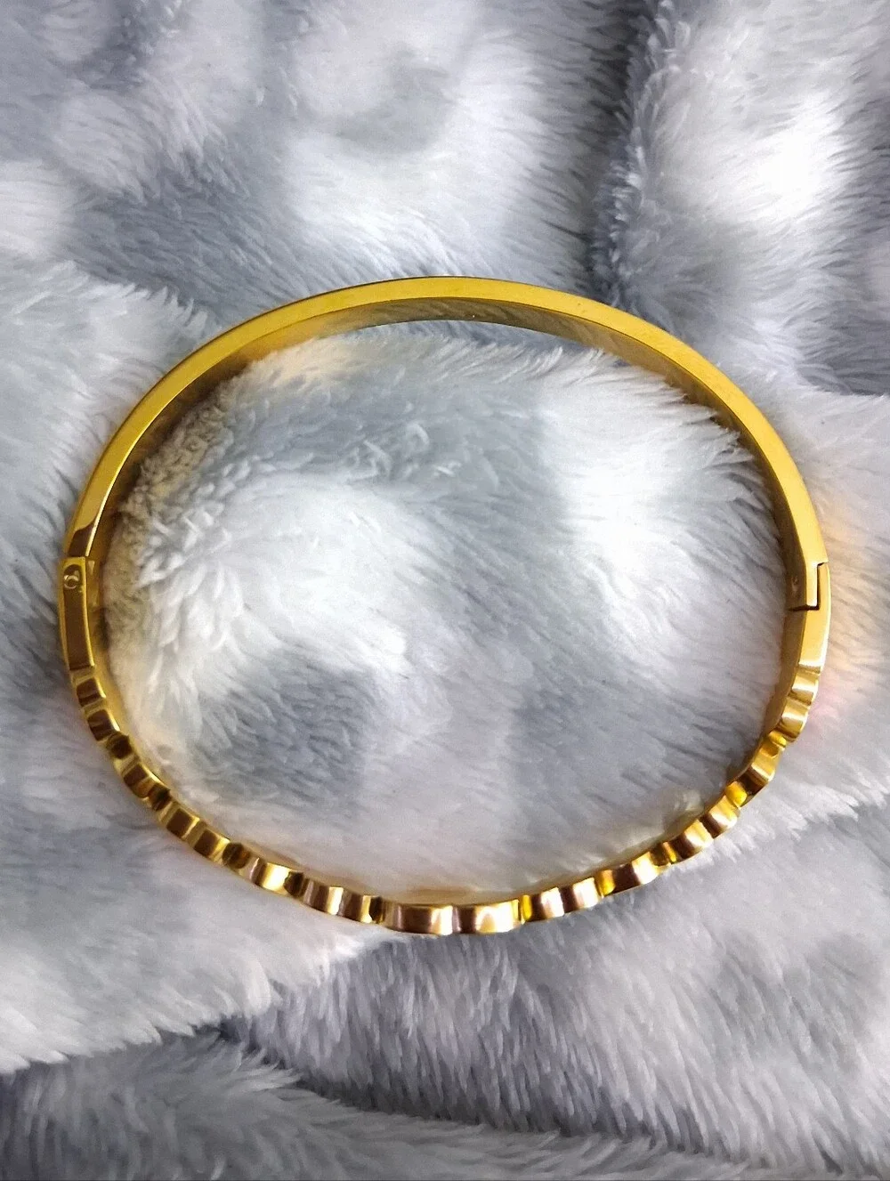 Fashion Jewelry Gold Heart Bangle with Pink & Blue Enamel